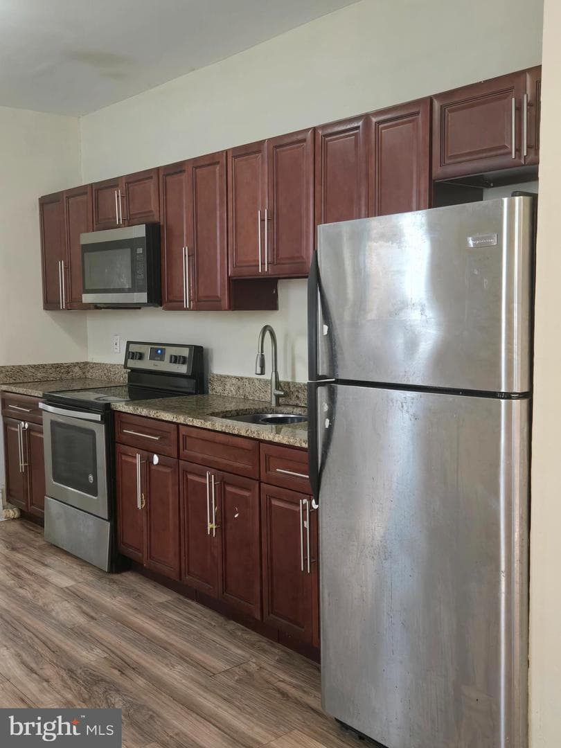 1225 W Huntingdon Street photo 18