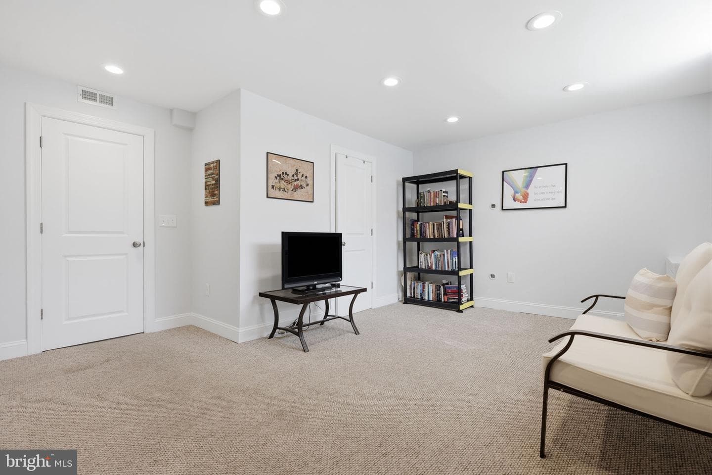6125 Gardenia Street photo 16