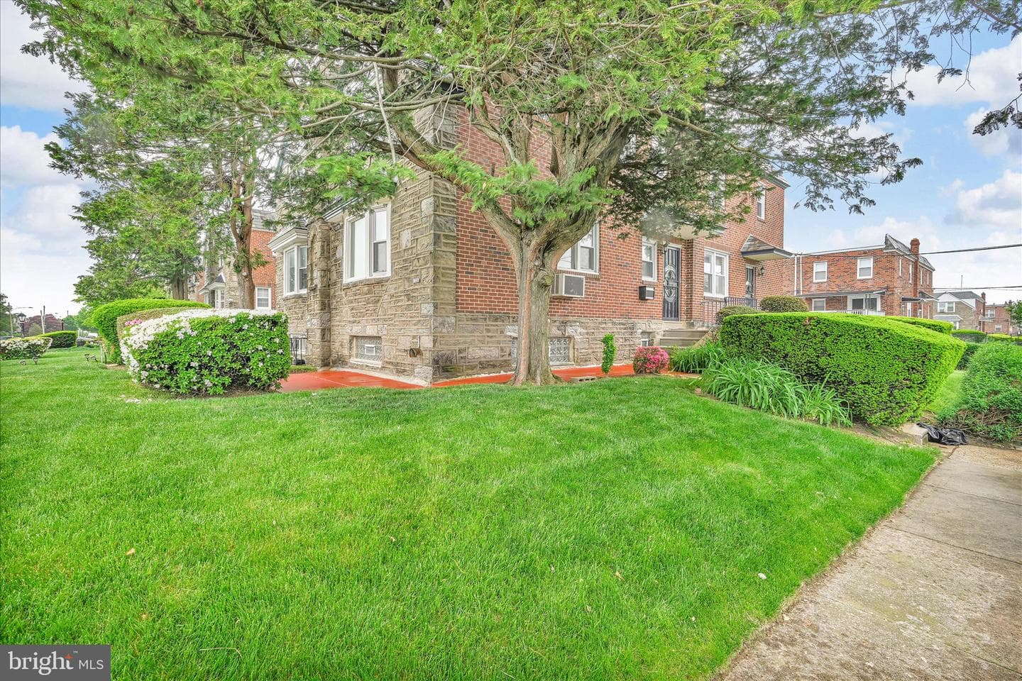 1235 E Barringer Street photo 3