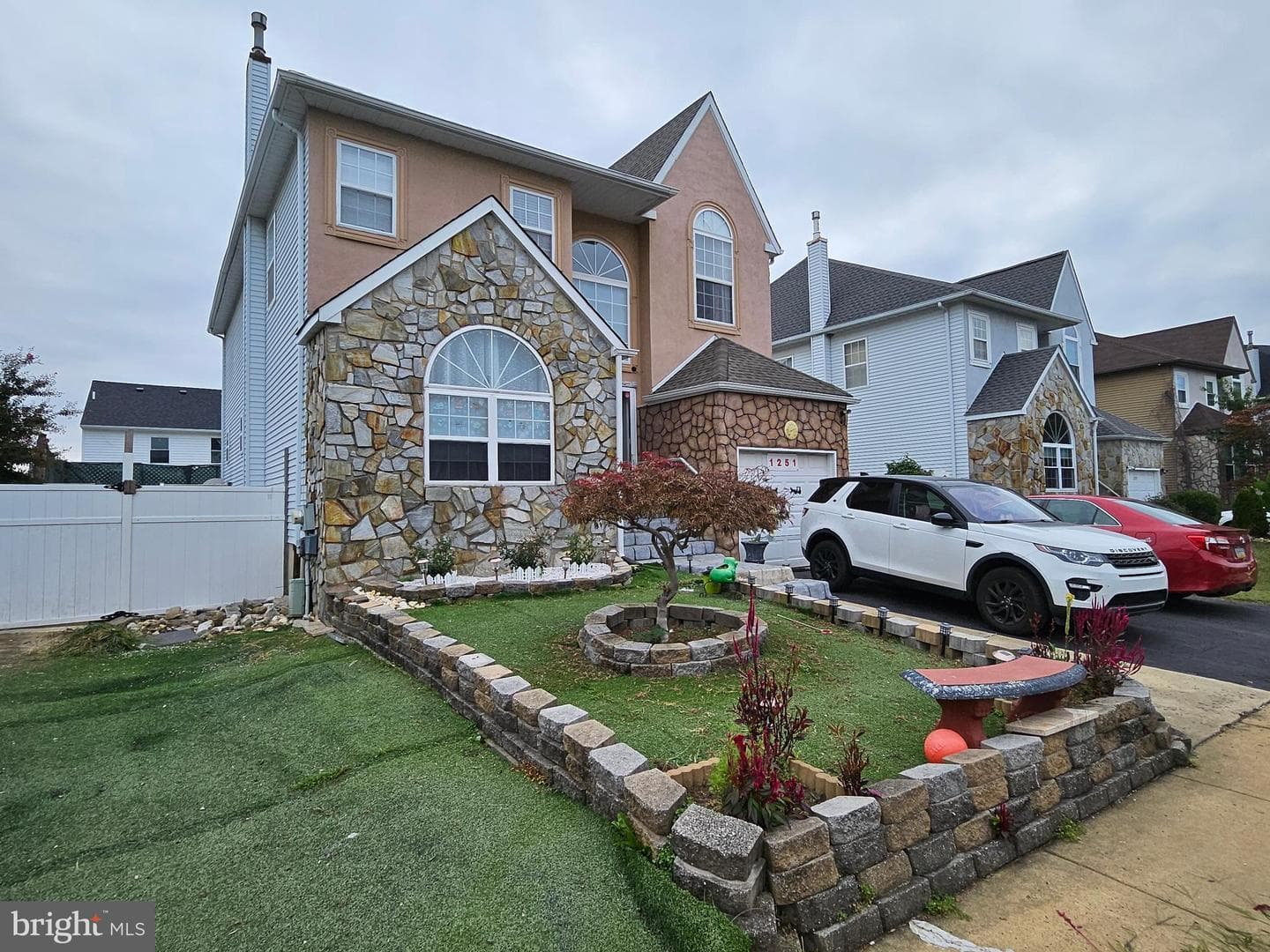 1251 Serota Place photo 3