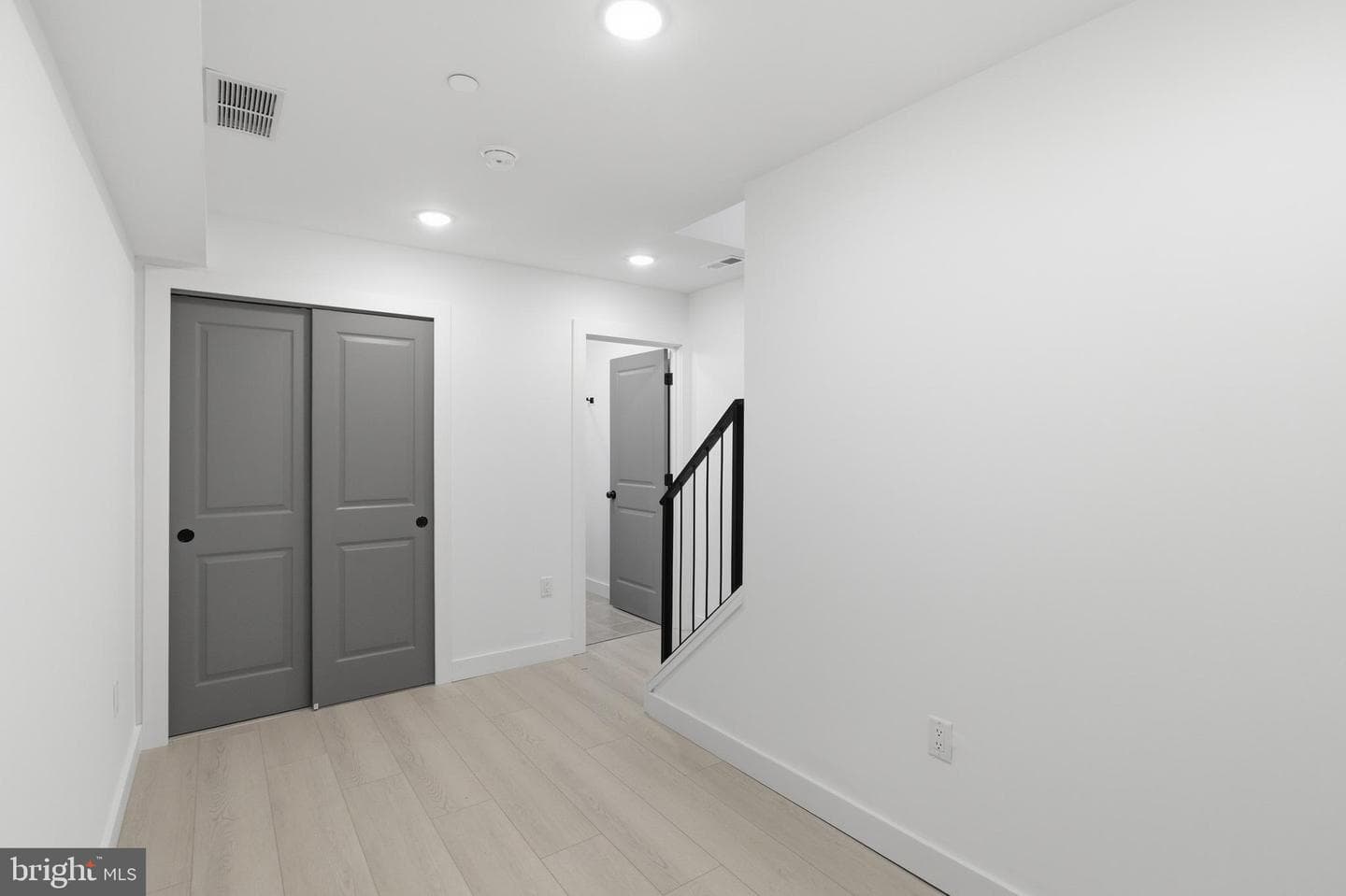 1032 W Orleans Street photo 10