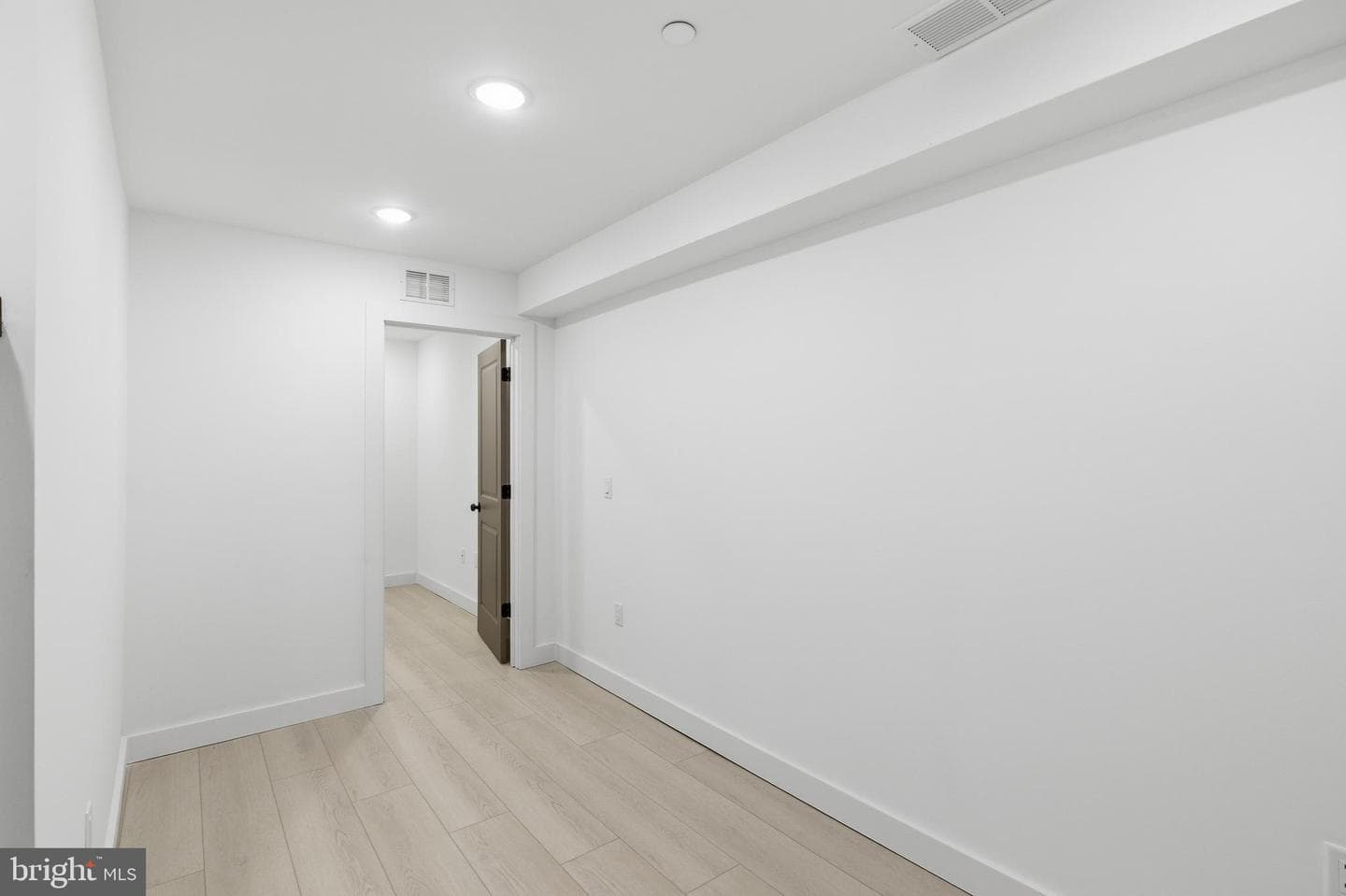 1032 W Orleans Street photo 11