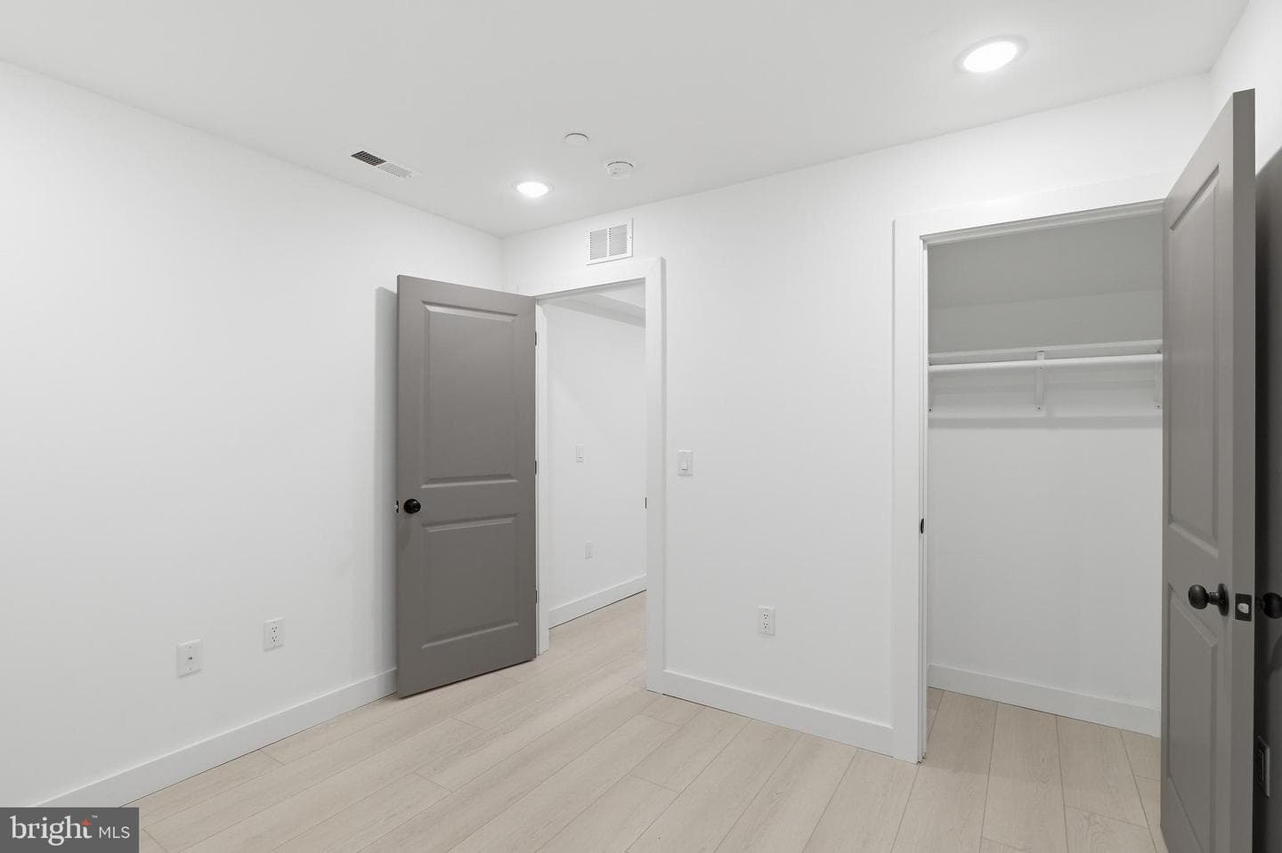 1032 W Orleans Street photo 12
