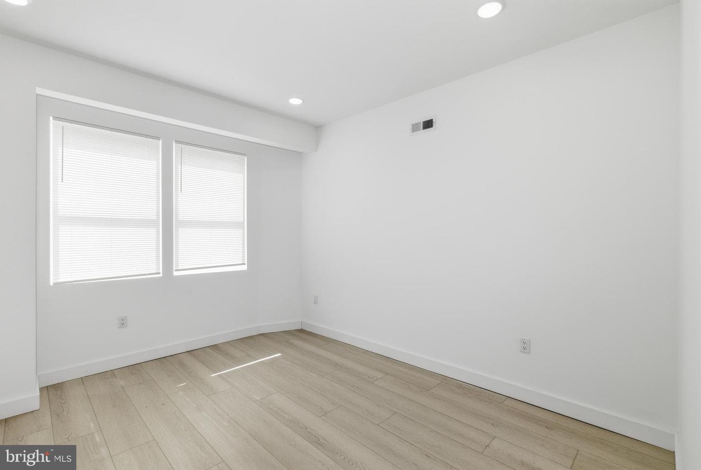 1032 W Orleans Street photo 14