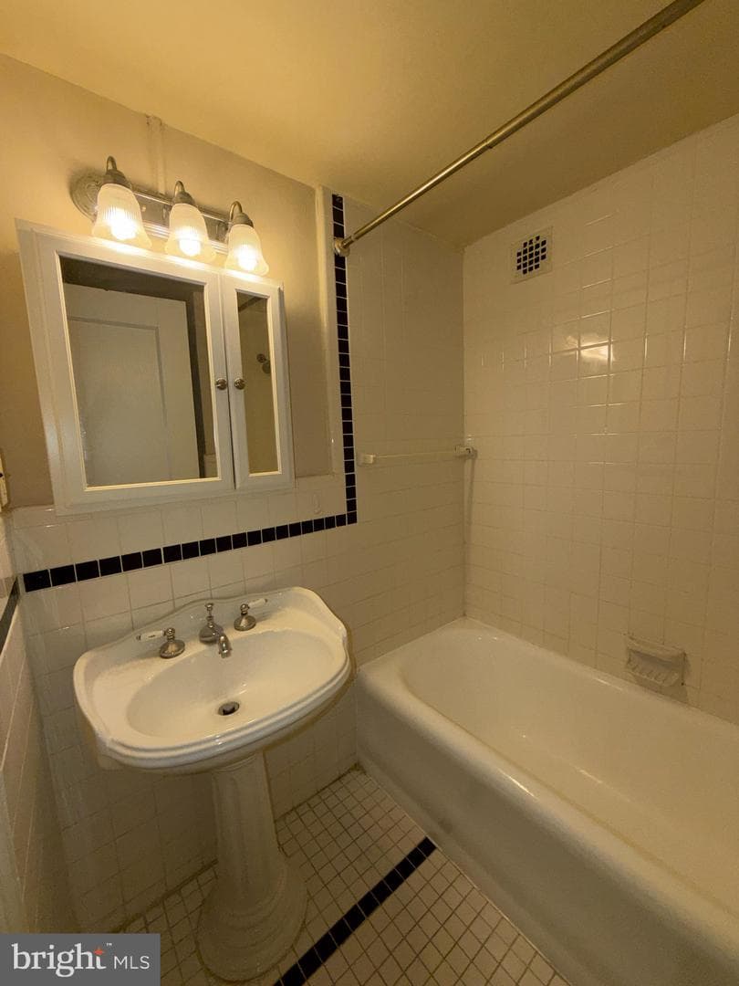 1324 Locust Street #206 photo 19