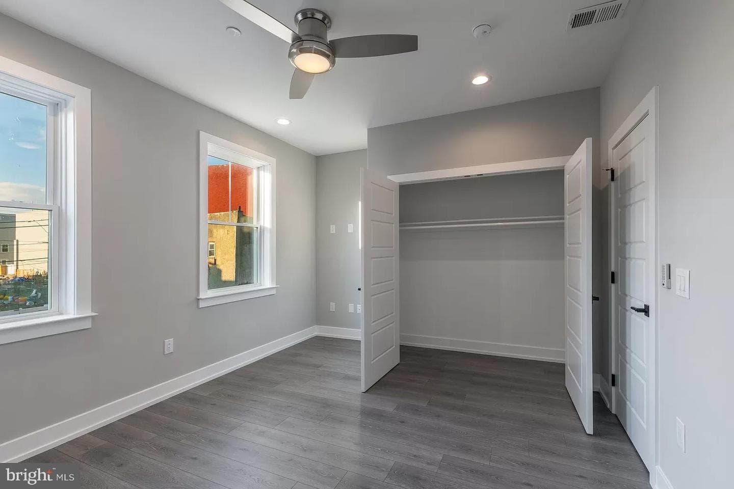 2406 N Howard Street photo 18
