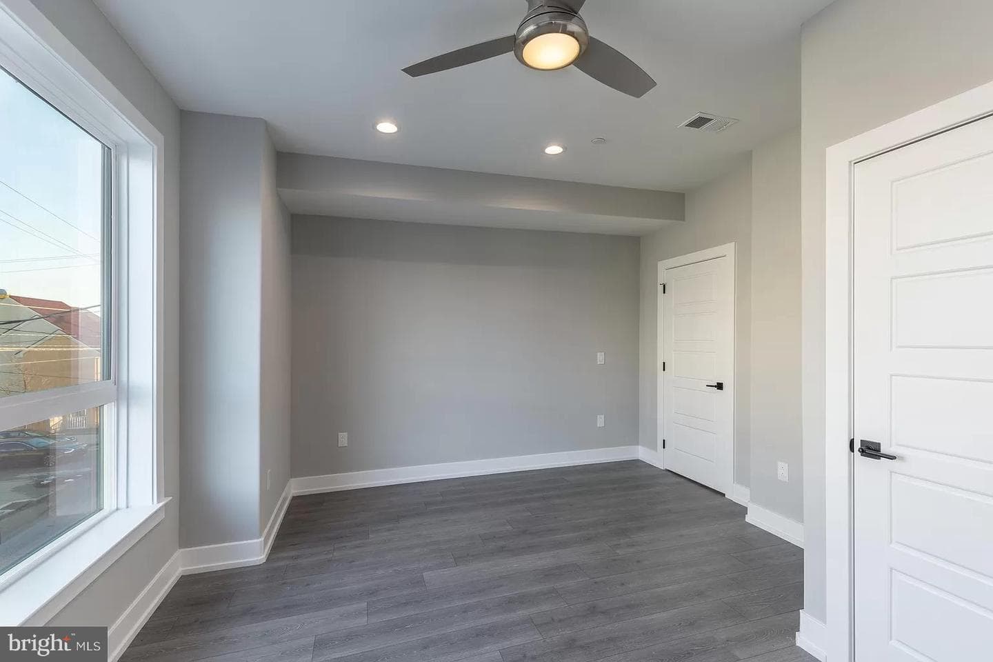2406 N Howard Street photo 19