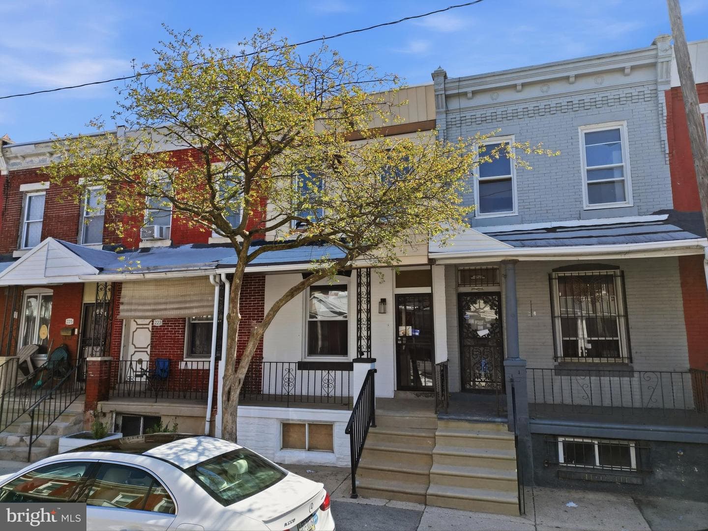 221 N Hobart Street