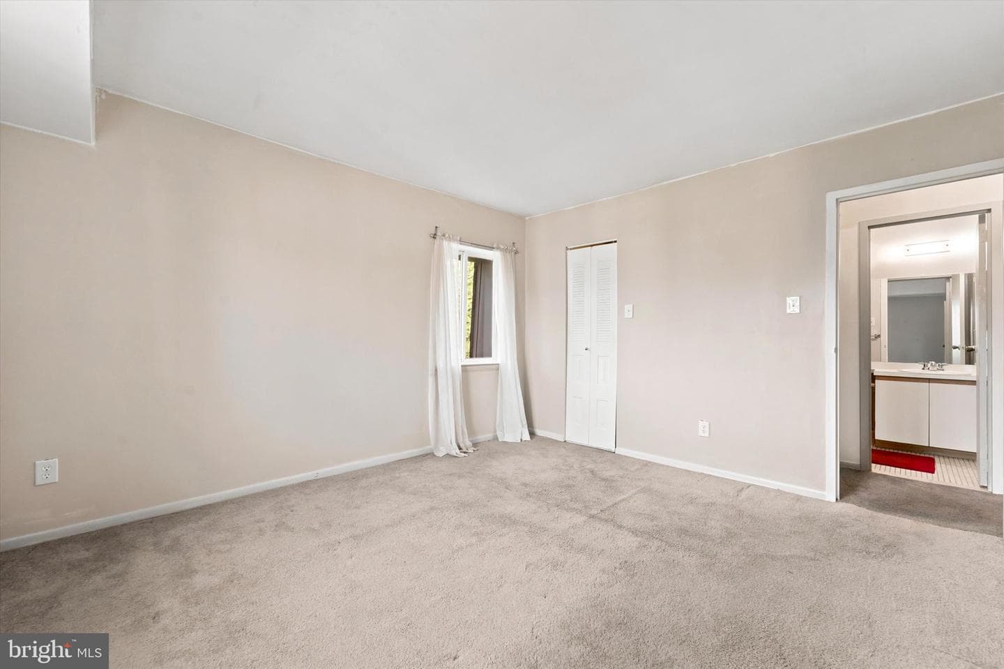 58201 Delaire Landing Road #201 photo 16