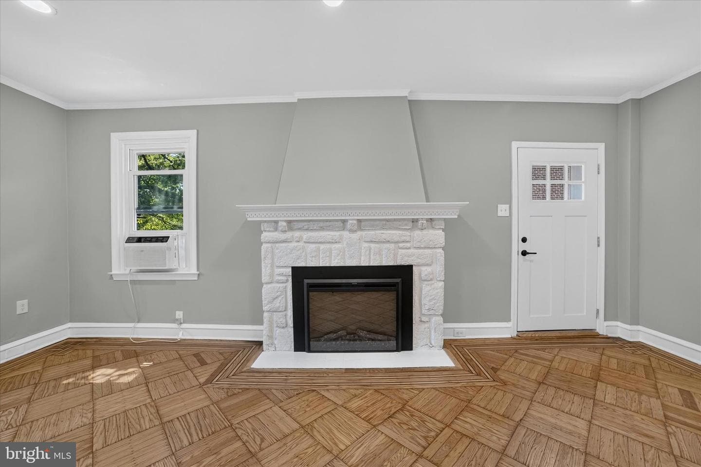 820 Kerper Street photo 8