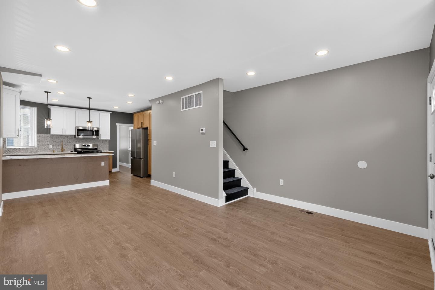 223 Kenilworth Avenue photo 5