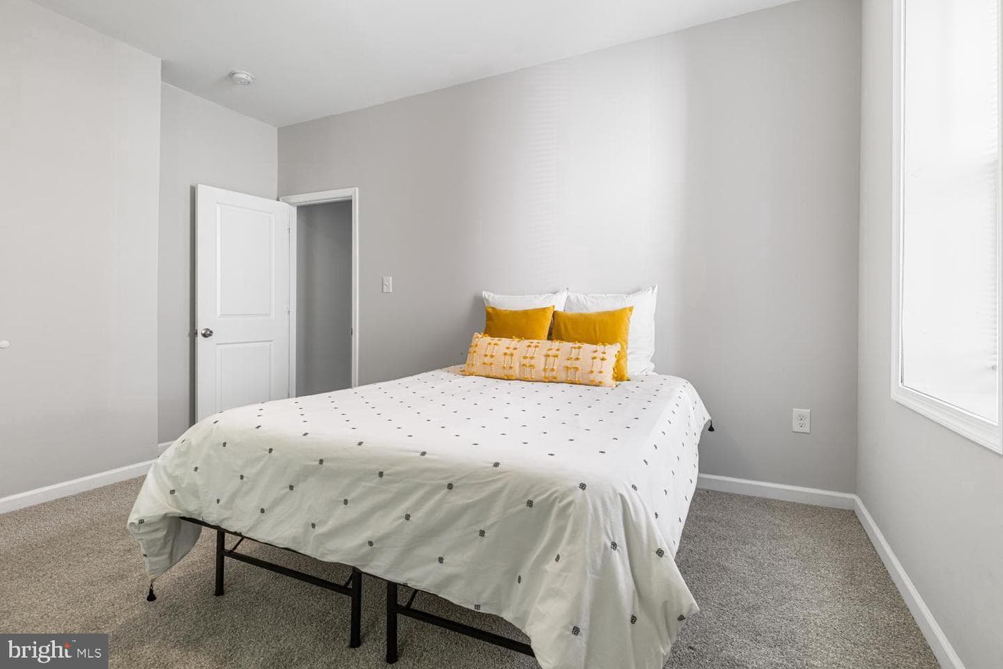 159 E Mayland Street photo 14