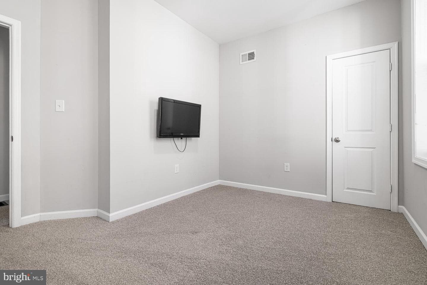 159 E Mayland Street photo 16