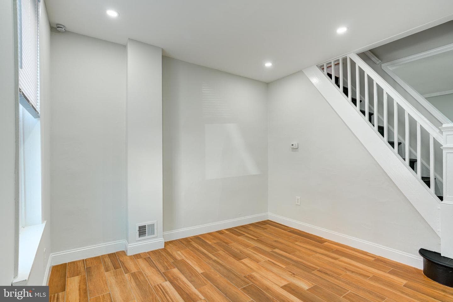 2606 E Madison Street photo 12