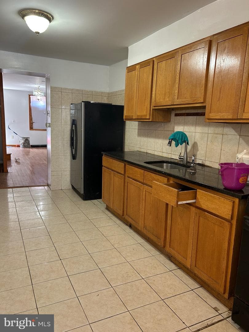 1813 E Hazzard Street photo 12