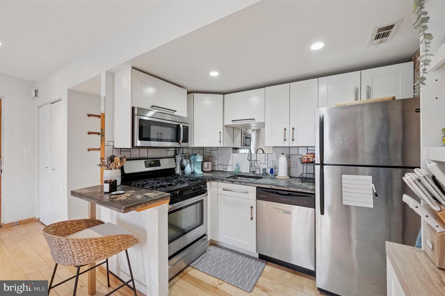 211 Christian Street #c photo 8