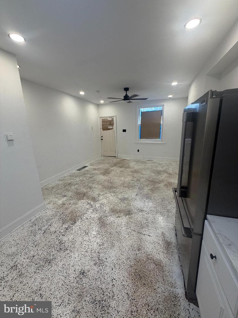 2409 W Harold Street photo 4