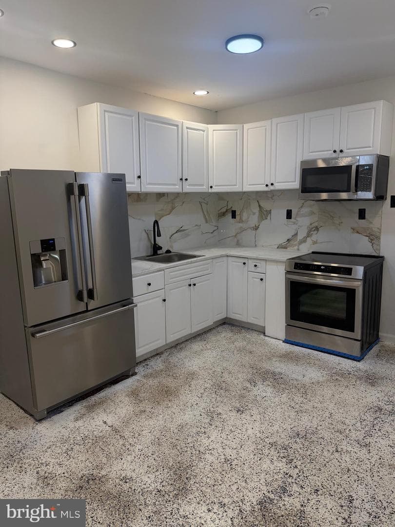 2409 W Harold Street photo 6