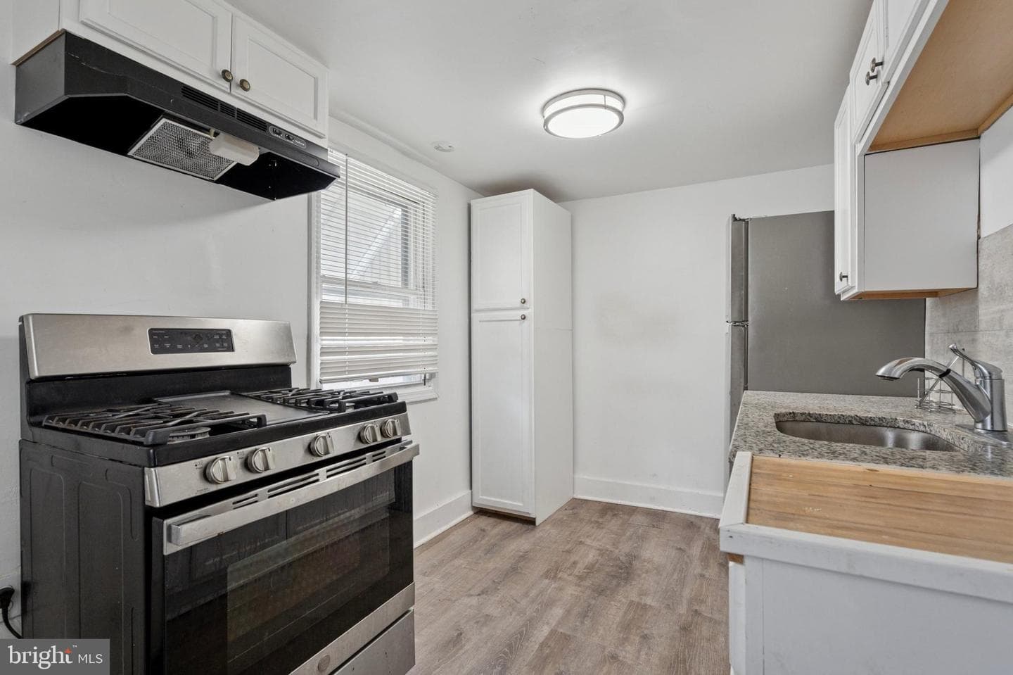 1934 E Lippincott Street photo 9