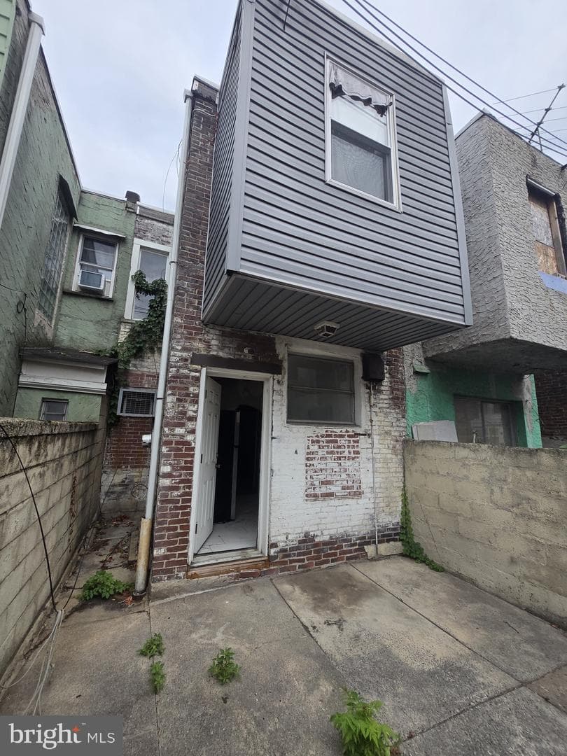 2005 S Beechwood Street photo 11
