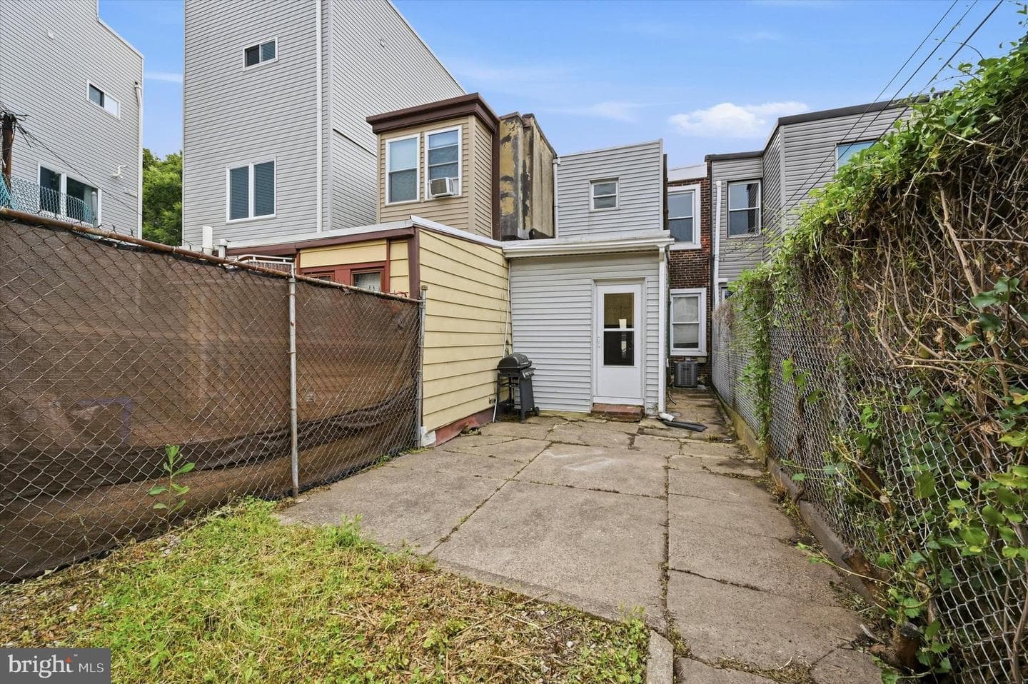 869 Moyer Street photo 7
