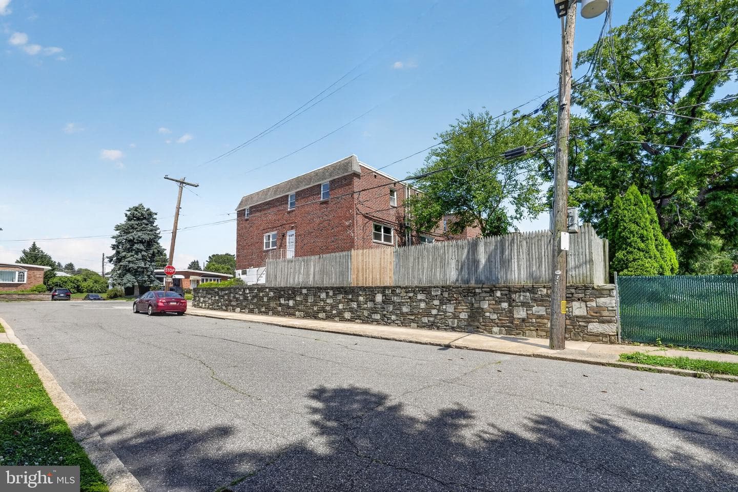 1100 Surrey Road photo 31