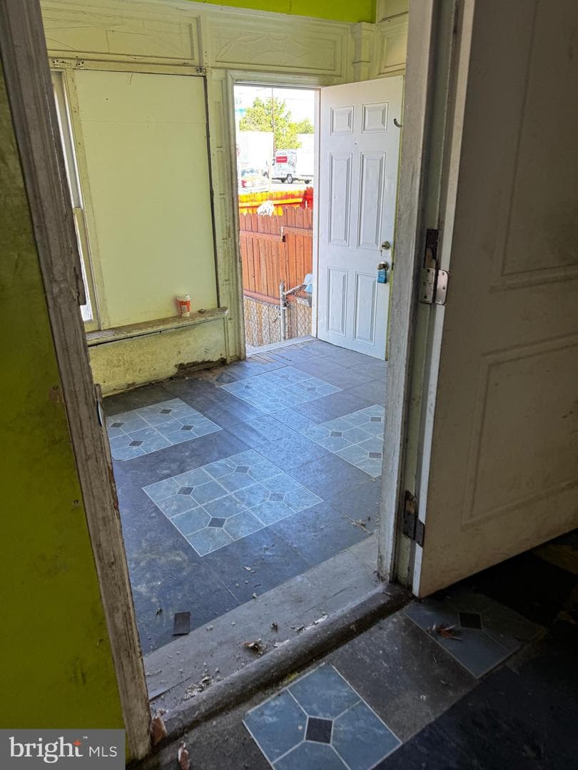 7004 Grays Avenue photo 17
