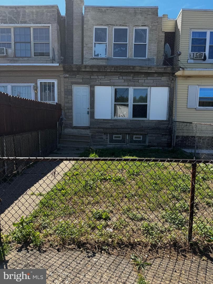 7004 Grays Avenue photo 6