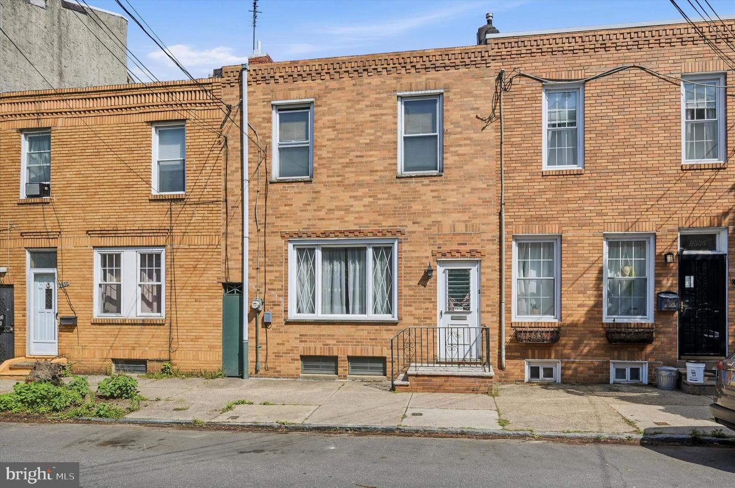 2832 E Thompson Street photo 1