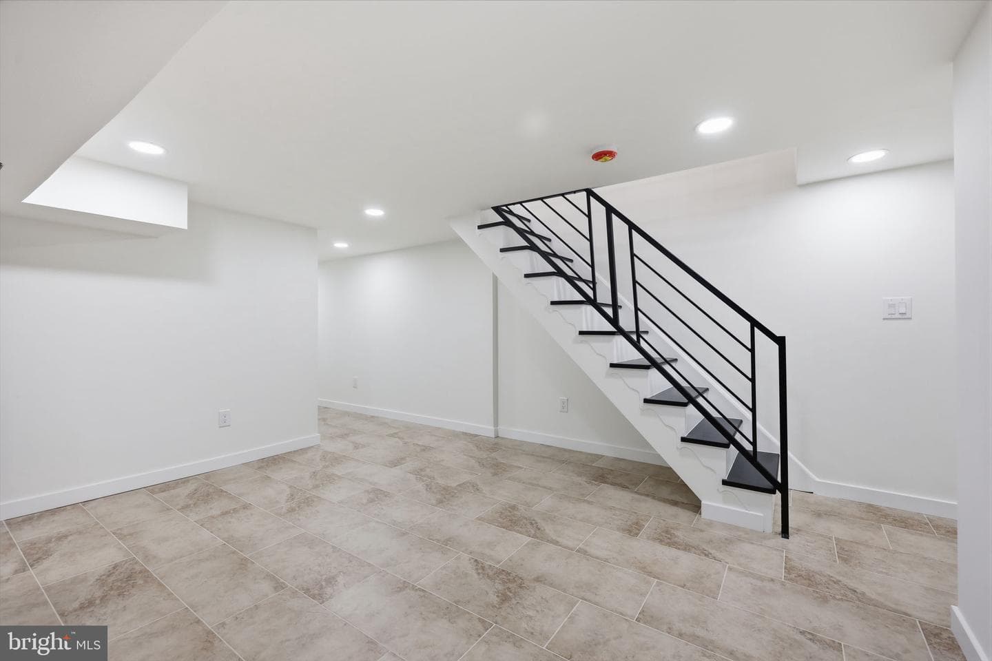 1322 S Lindenwood Street photo 30