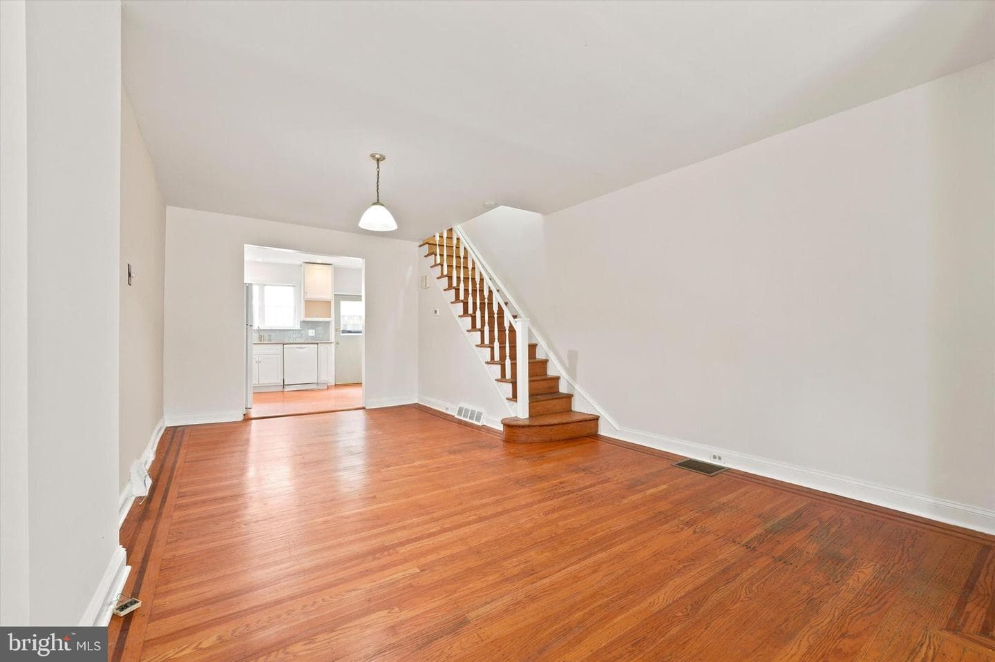 706 Salter St photo 8