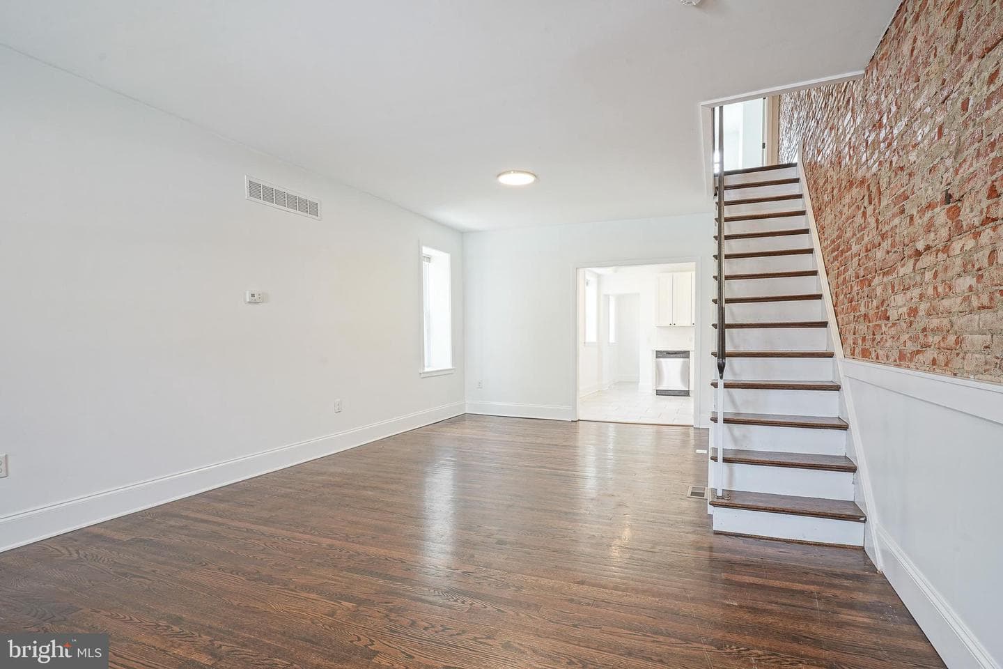 4826 Greenway Avenue photo 3