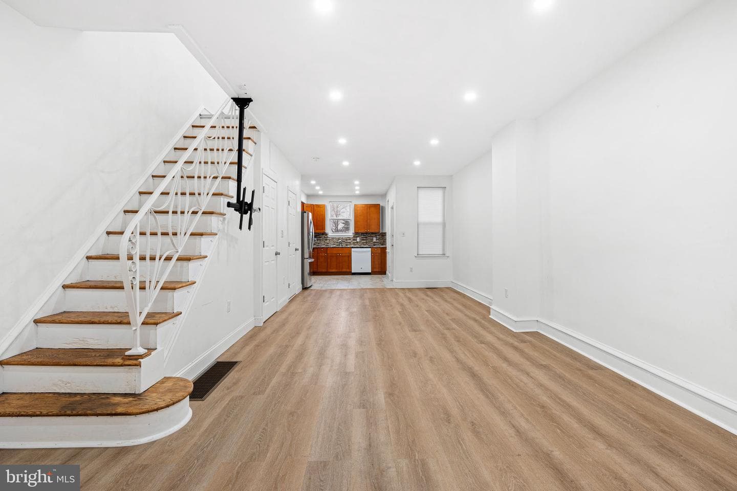 3870 Frankford Avenue photo 10
