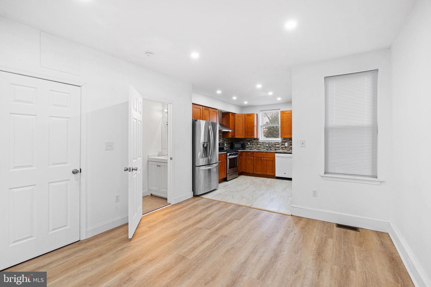 3870 Frankford Avenue photo 18