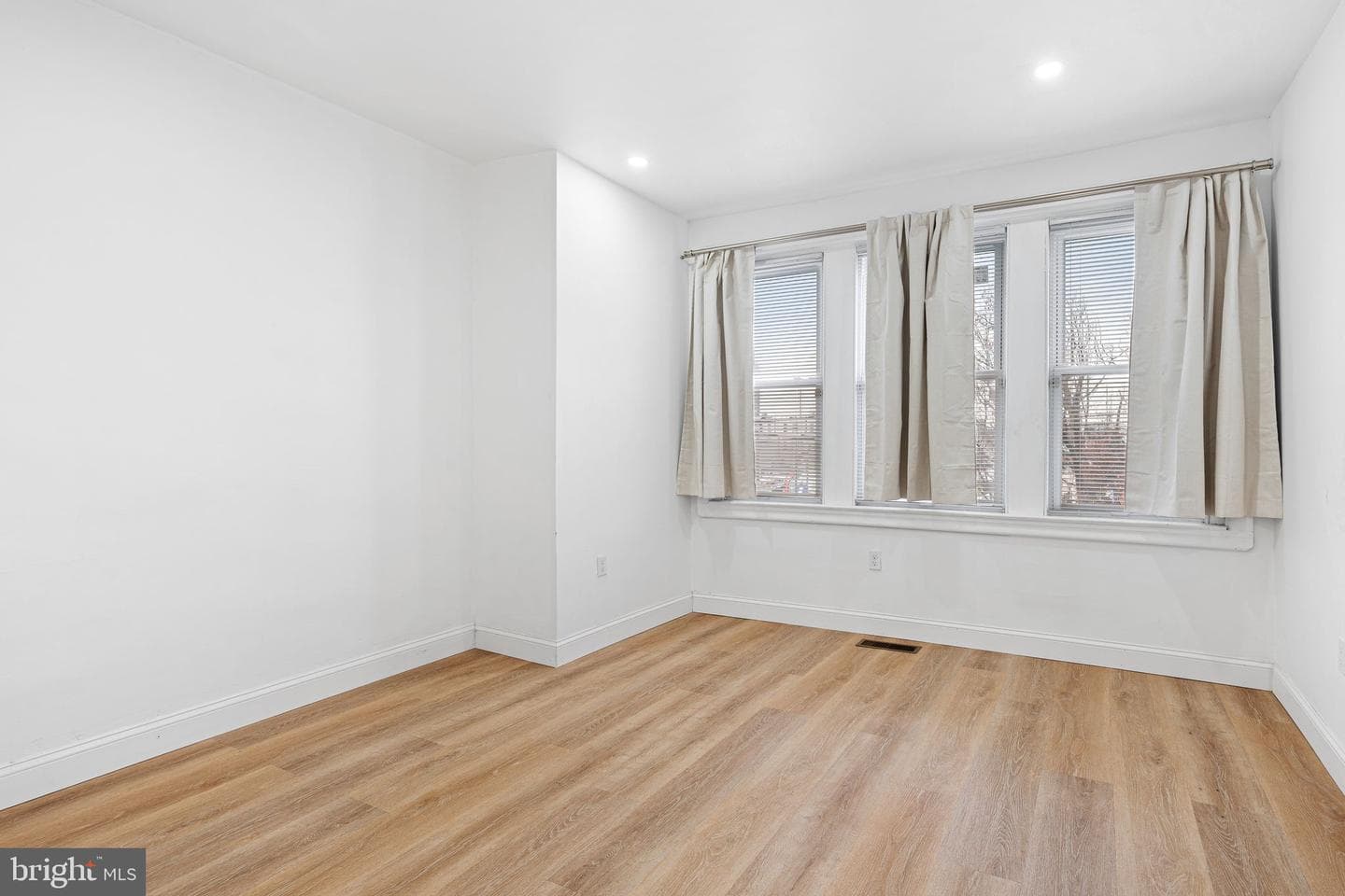3870 Frankford Avenue photo 23