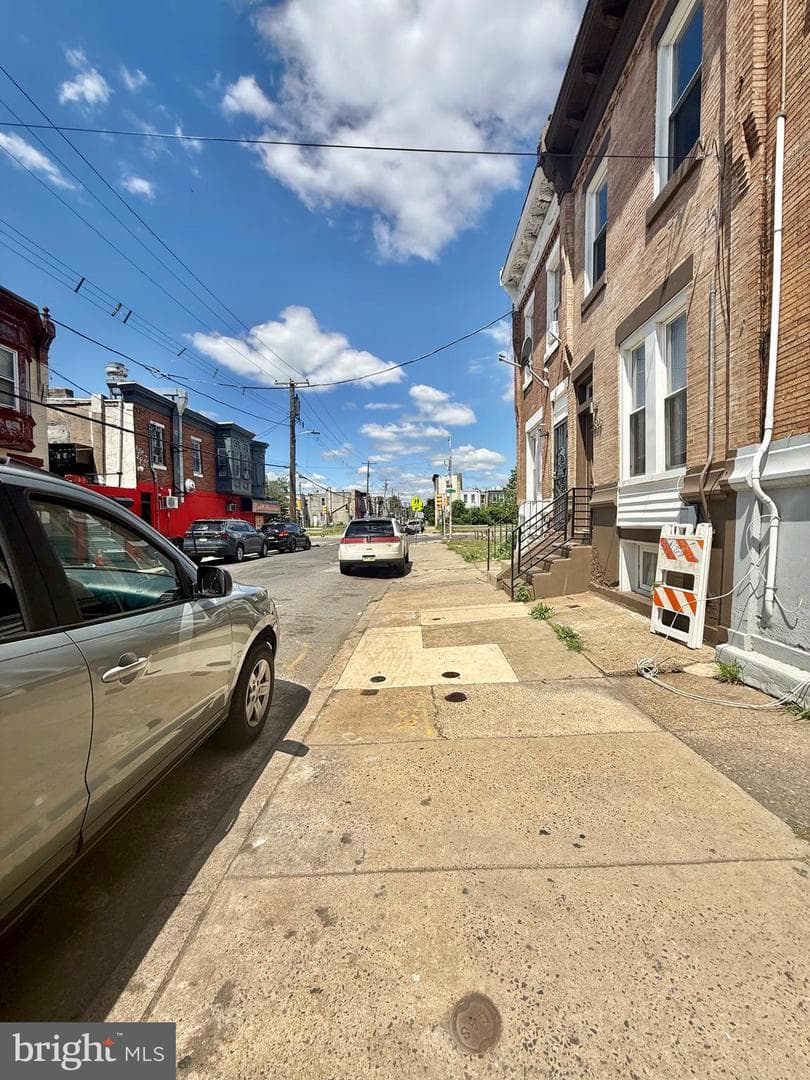 2841 W Huntingdon Street photo 4