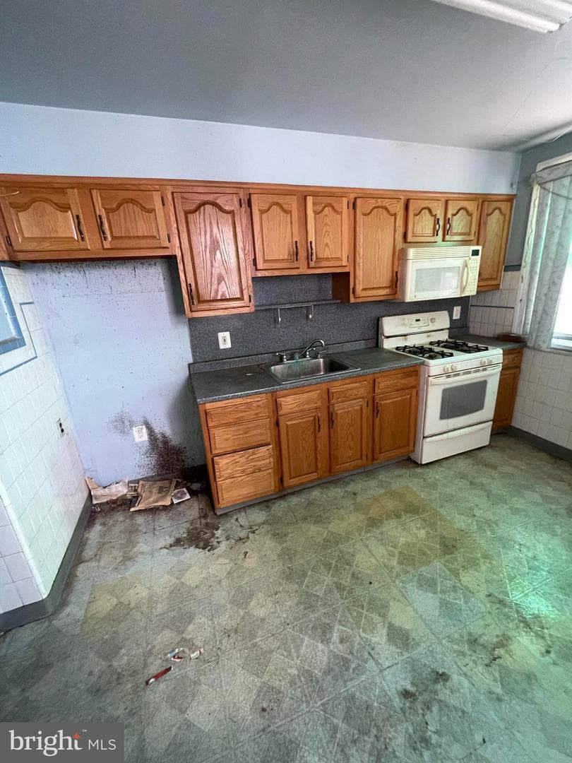 5718 W Oxford Street photo 16