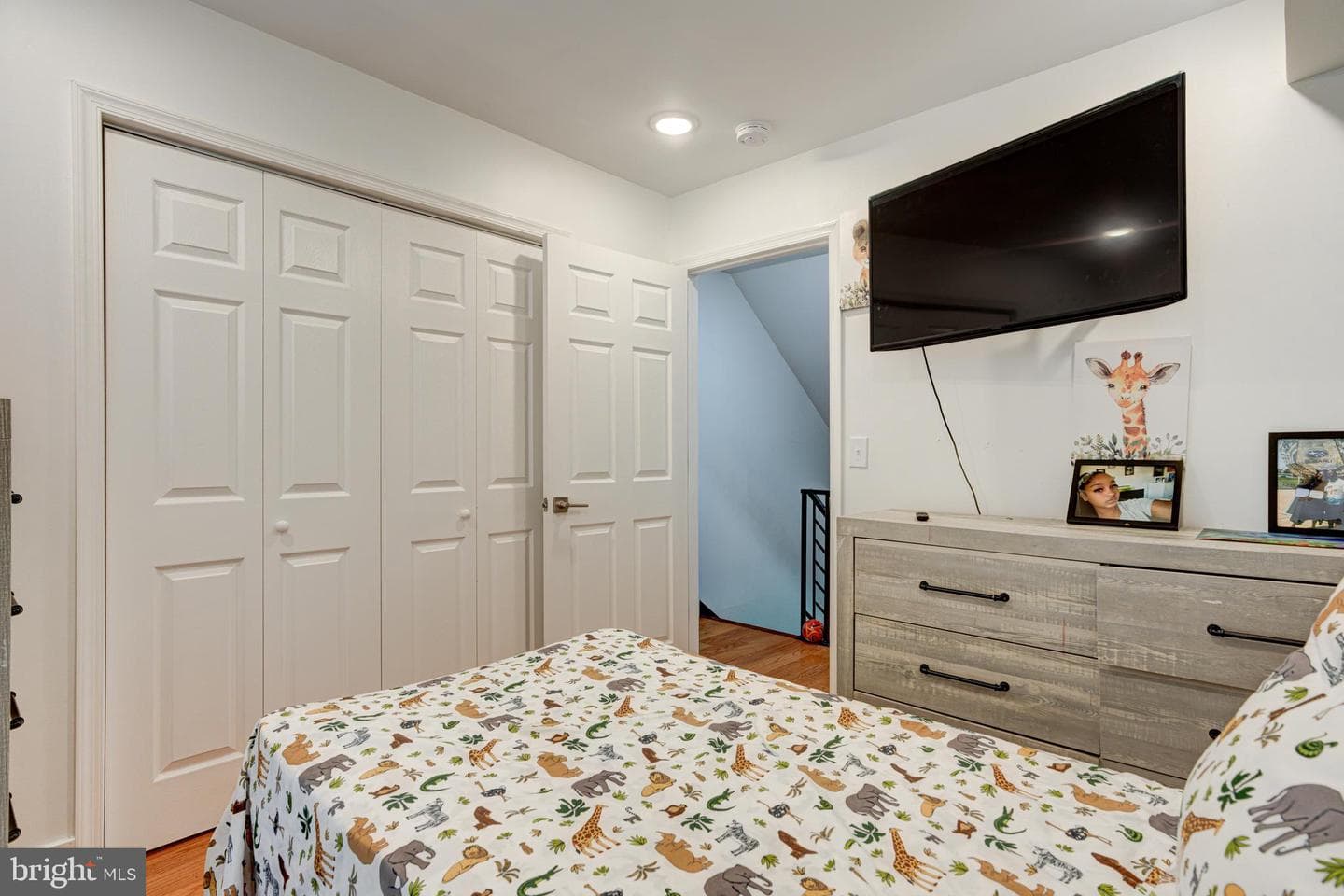 2611 S Marshall Street photo 14