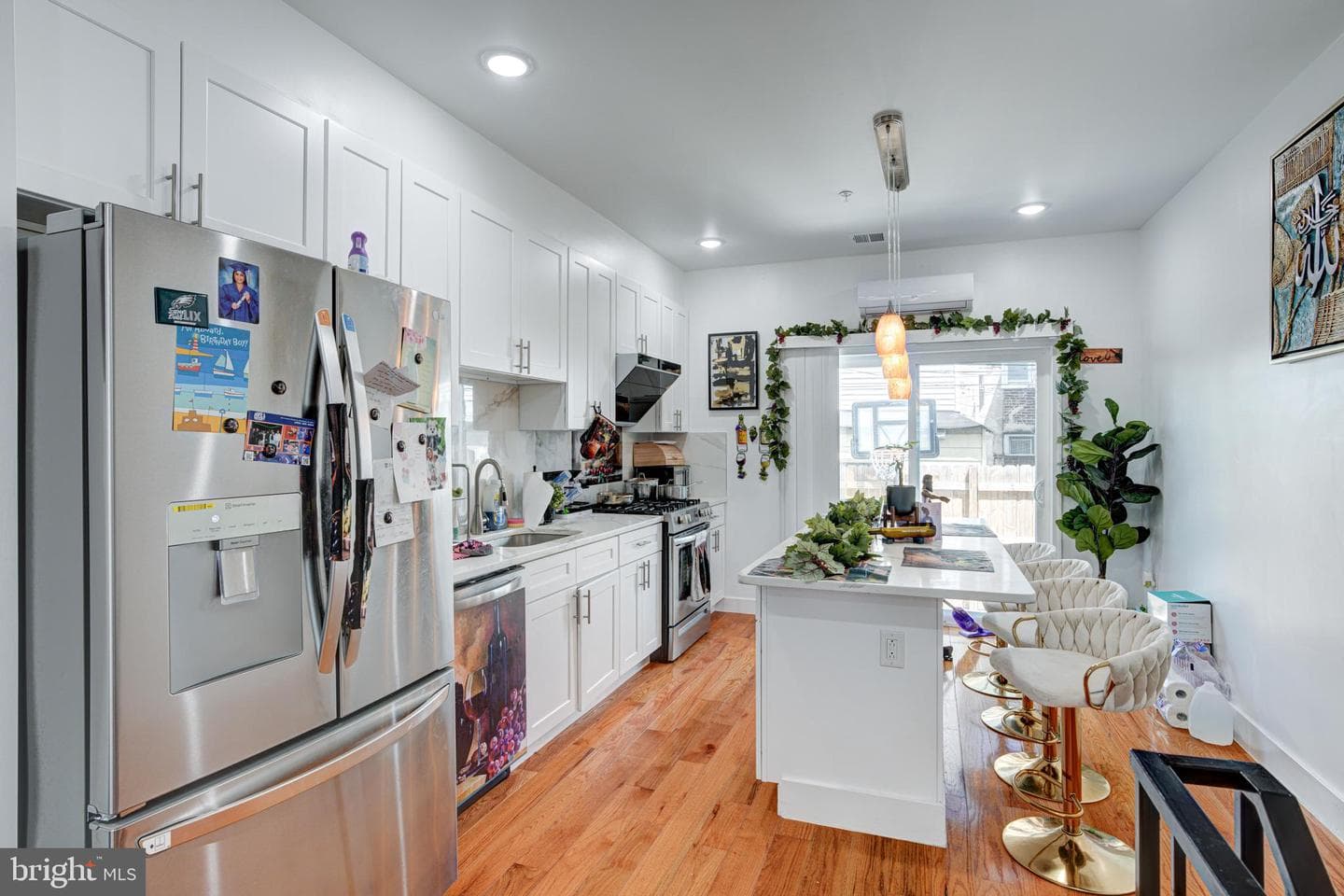 2611 S Marshall Street photo 19