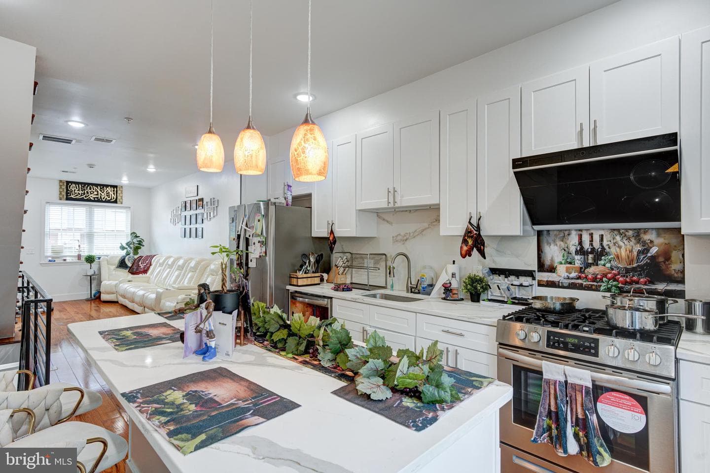 2611 S Marshall Street photo 20