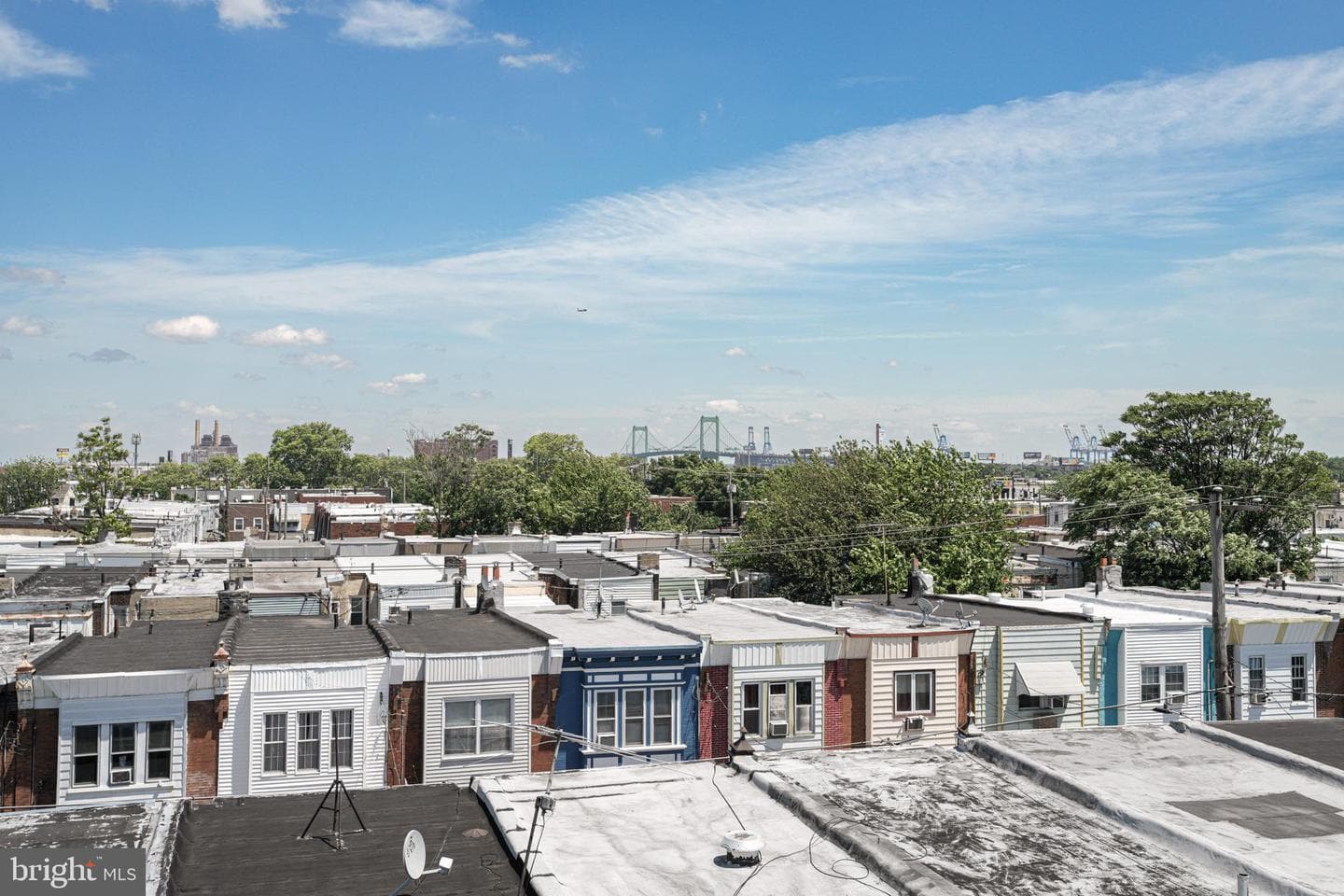 2611 S Marshall Street photo 30