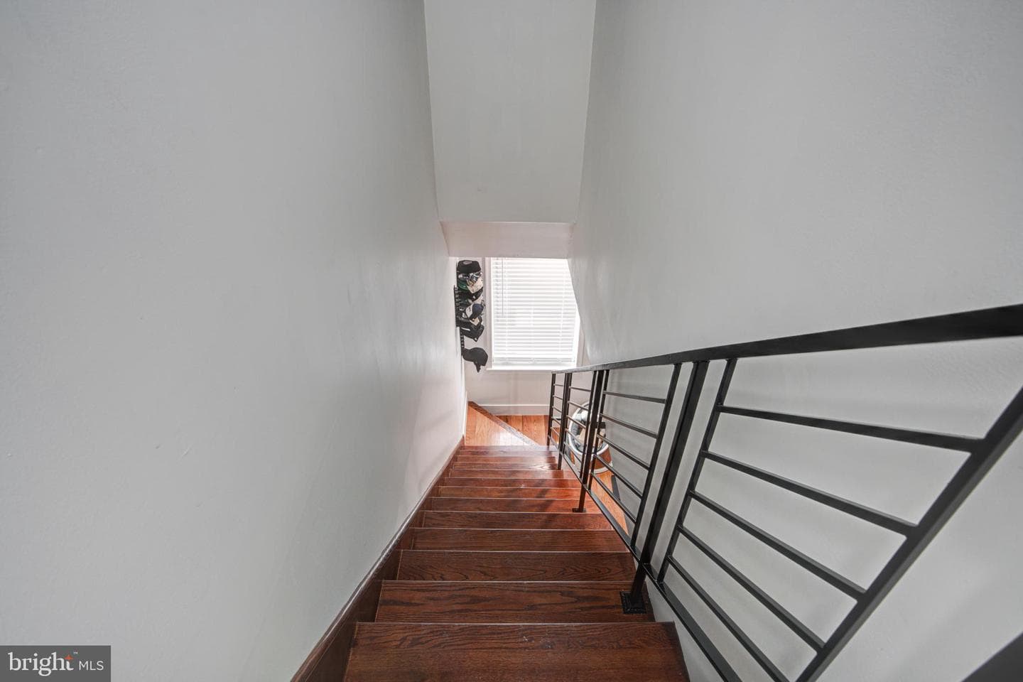 2611 S Marshall Street photo 9