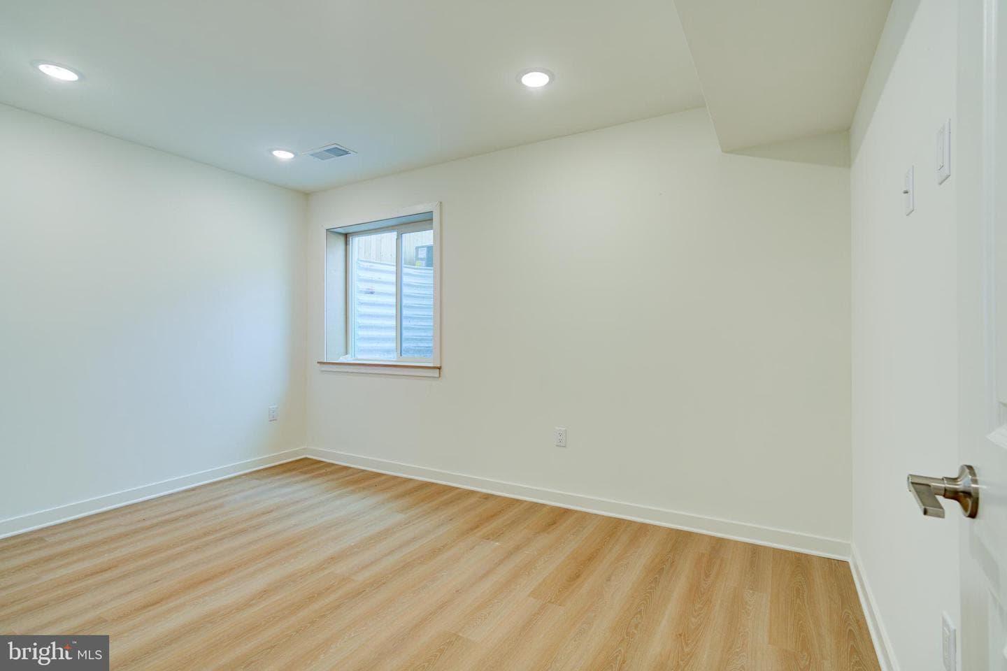 2480 Emerald Street photo 13