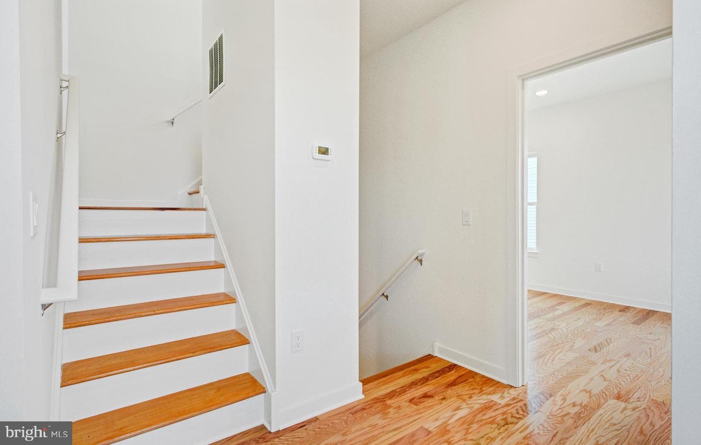 2480 Emerald Street photo 18