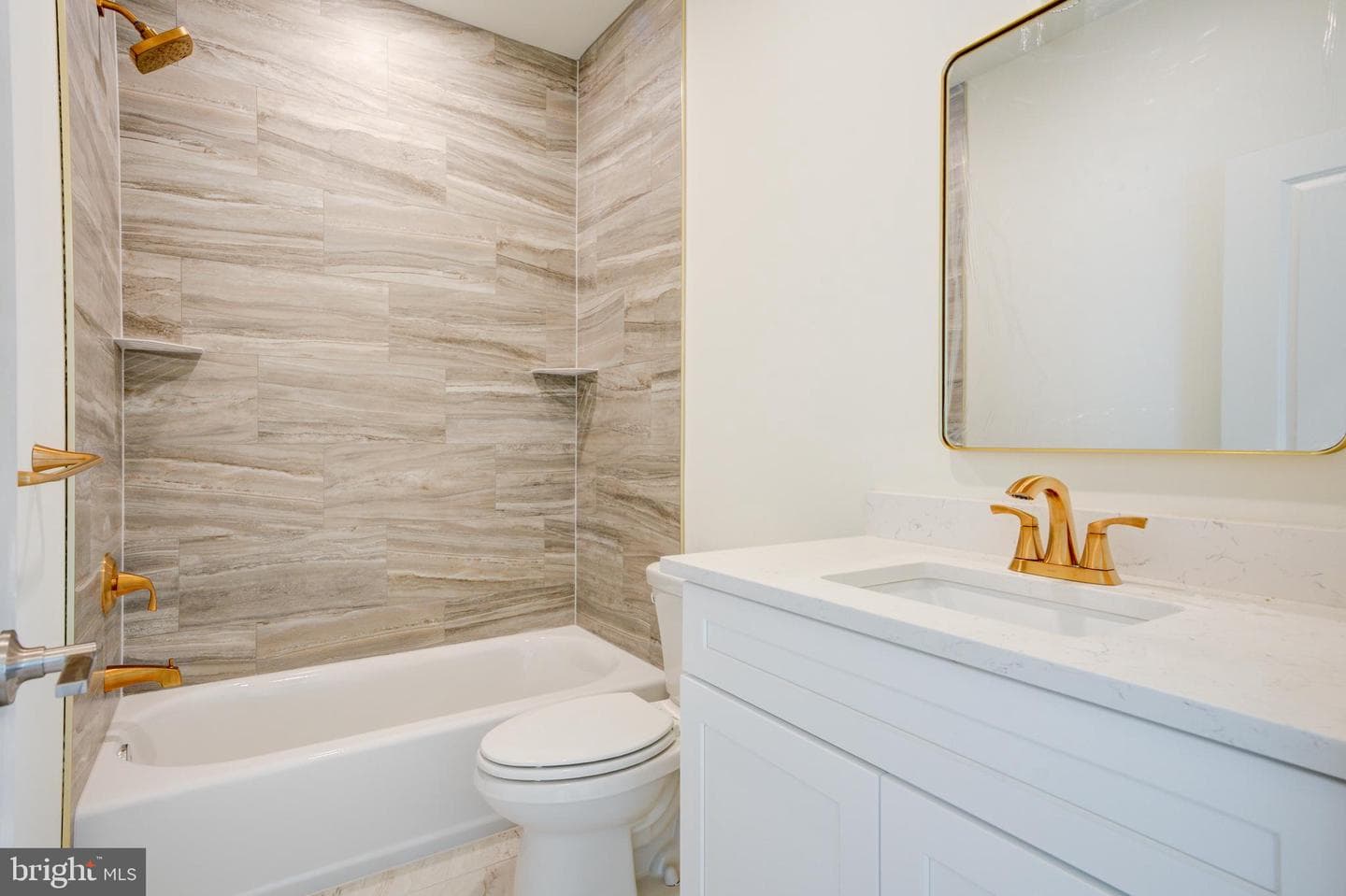 2480 Emerald Street photo 5