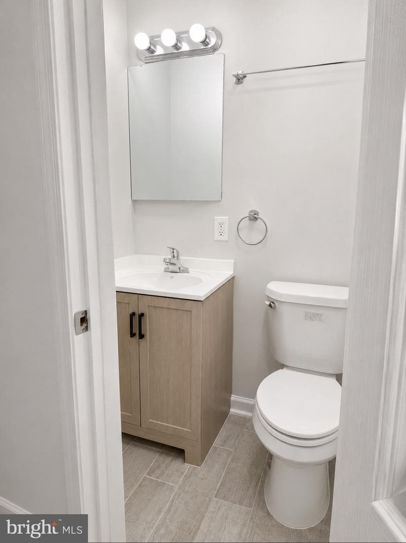 2515 N Douglas Street photo 5