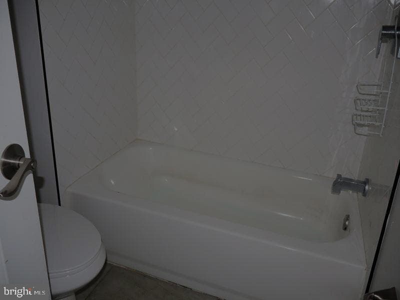 6037 Spruce Street photo 13