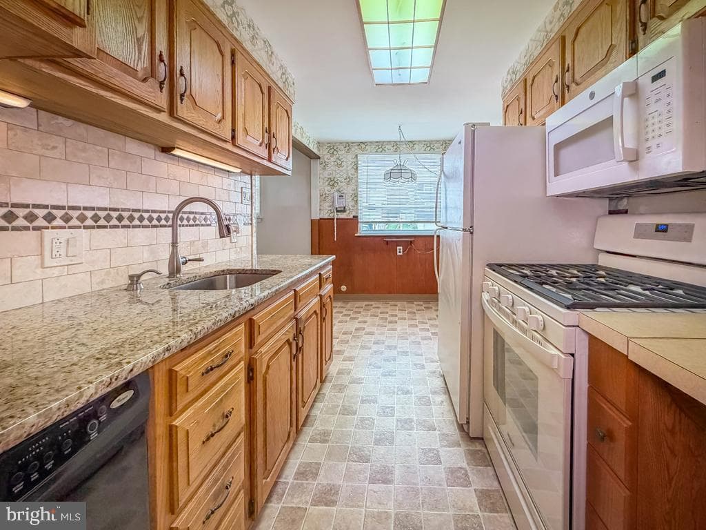 3457 Aubrey Avenue photo 11