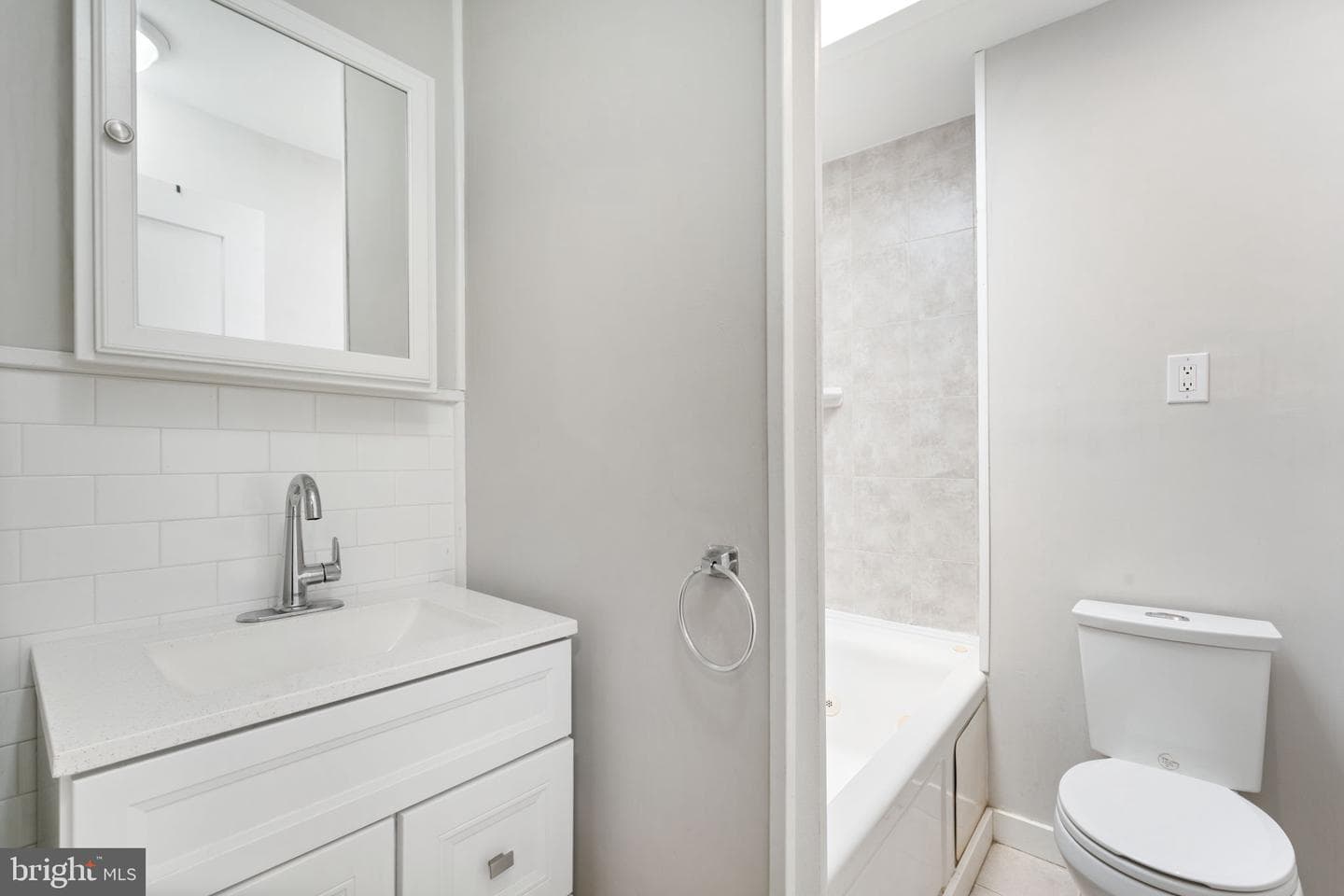 2833 S Sydenham Street photo 20