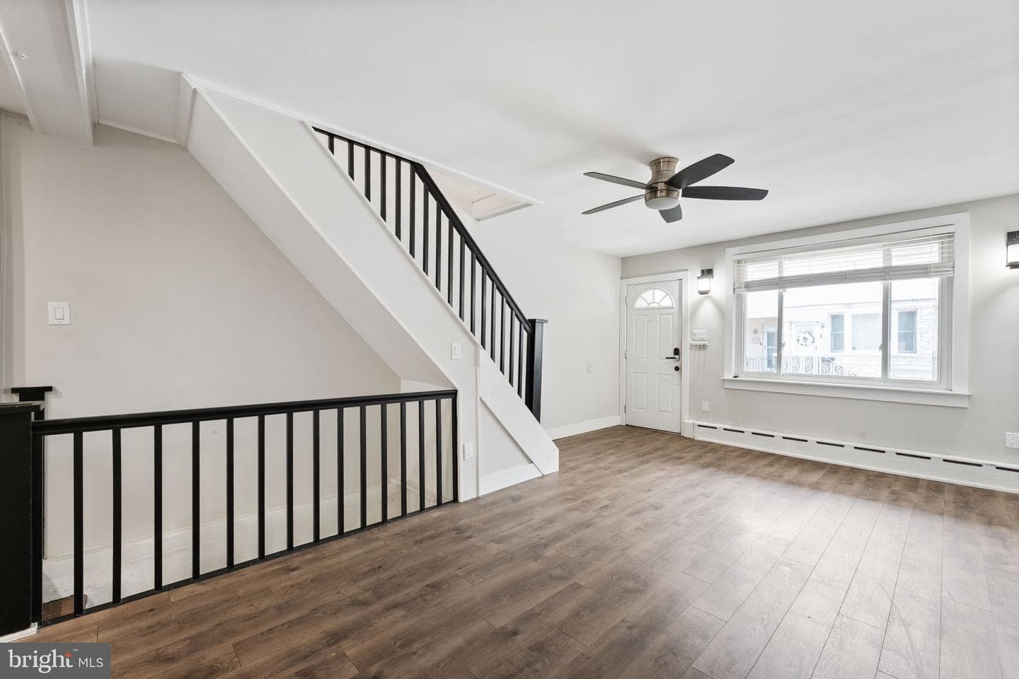 2833 S Sydenham Street photo 7